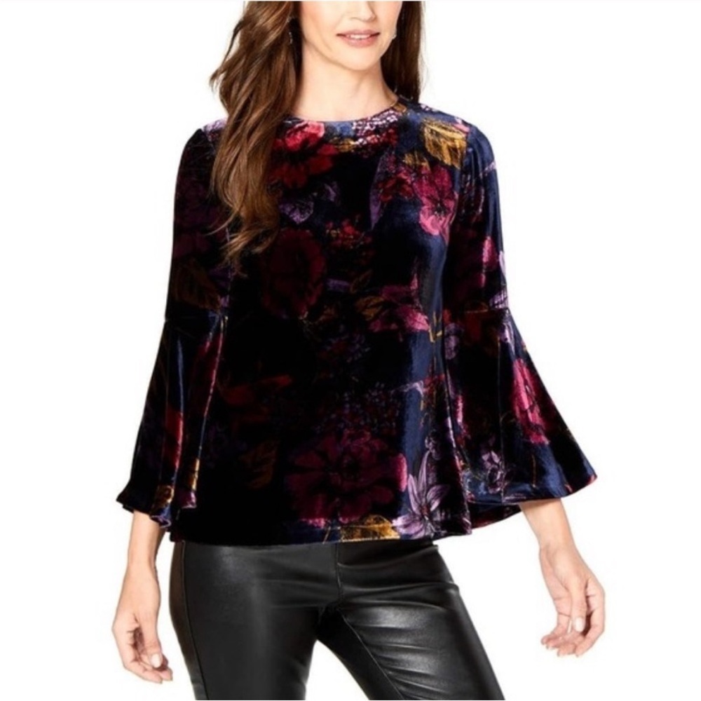 NWT Trina Turk Astral Crew Neck Bell Sleeve Garden Drapery Velvet Top Size Small